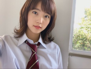 中川可菜さん出演映画「午前0時、キスしに来てよ」のかわいいオフショット画像